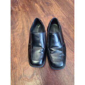 Boys Sonoma Black Dress shoes size 2